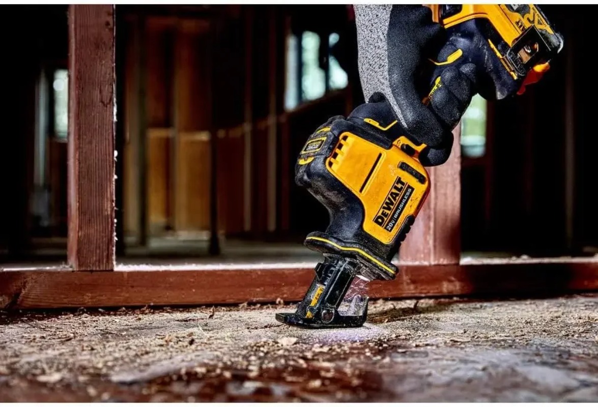 منشار دوار DEWALT DCS369 بقوة  - مراجعة Reciprocating Saw Cordless وسعره